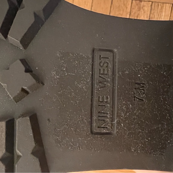 Boots - Picture 3 of 3